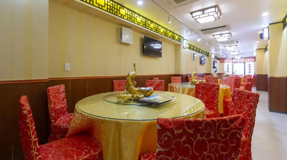 The restaurant has a calm and modern atmosphere, with table seating on the first floor that can accommodate up to 70 people, round tables on the third floor that can accommodate 5-6 people, and private rooms on the fourth floor. The spacious space across the three floors can be rented out for private use, making it perfect for large gatherings such as company get-togethers and wedding receptions. Of course, we also welcome casual meals for solo drinkers and girls' nights. We look forward to welcoming you for a variety of occasions, from casual to anniversaries!