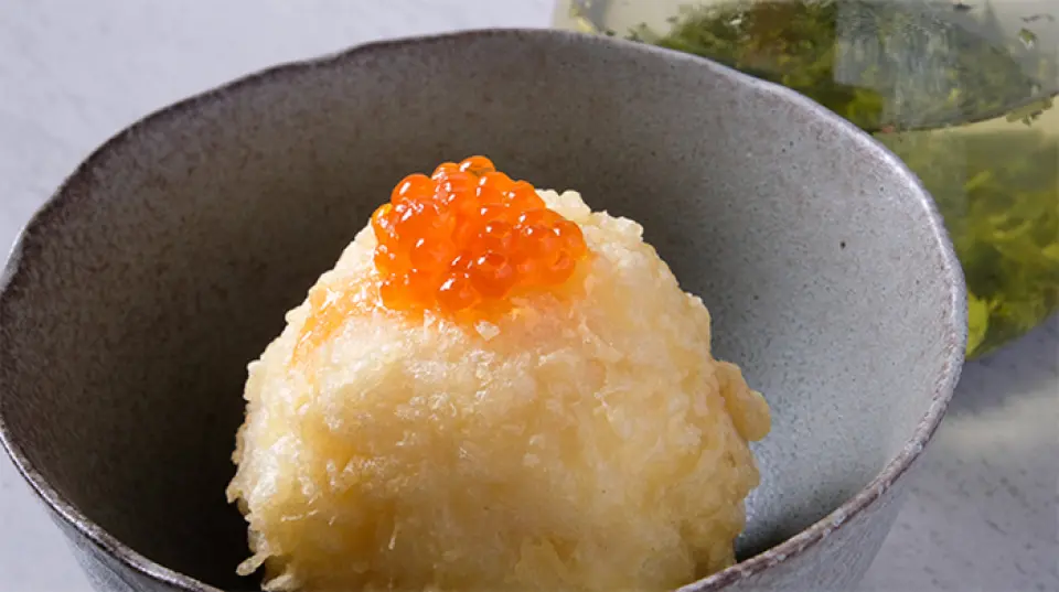 Ngoài tempura, chúng tôi còn cung cấp các món ăn gọi món sử dụng cá. Bánh cuốn Carat hải sản tốt cho sức khỏe và không dùng cơm. Bạn có thể thưởng thức hai loại: "Torotaku" bọc cá ngừ, hành lá và củ cải muối và "Cá hồi" bọc cá hồi, trứng cá hồi và cá trắng. Ngoài ra, cơm cá tráp cũng là một món trong thực đơn được yêu thích tại nhà hàng chúng tôi! Vào ban ngày, tôi điều hành một cửa hàng ramen phục vụ ramen cá tráp biển, được nấu bằng nước luộc cá tráp biển được sử dụng trong nhà hàng.