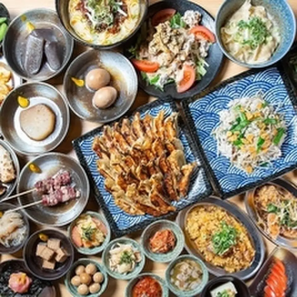Chúng tôi có nhiều món ăn khác nhau mà bạn có thể chọn tùy theo ngân sách của mình, bao gồm thực đơn Kacchan ăn thỏa sức (4.500 yên → 2.780 yên), bao gồm cả bia tươi! Thưởng thức những bữa ăn thư giãn và trò chuyện thoải mái với khóa học uống thỏa thích kéo dài 3 giờ của chúng tôi. Khi đặt chỗ, hãy nhớ xem trang phiếu giảm giá của chúng tôi ◎ Bạn có thể tiết kiệm nhiều hơn nữa với các phiếu giảm giá đặc biệt chỉ dành cho đặt chỗ của chúng tôi ♪ Tận hưởng khoảng thời gian sôi động và sôi động tại nhà hàng của chúng tôi, nơi có ba lời hứa là [ngon, rẻ và nhanh chóng] ]!