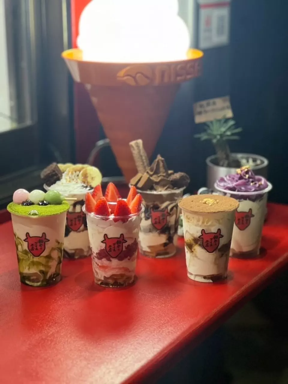店內設有冰淇淋專賣店，僅在平日營業！使用北海道牛奶製作的軟冰淇淋絕對美味。我們還提供隨季節變化的限量版口味。僅在工作日供應，享受烤肉的特別甜點時光！
