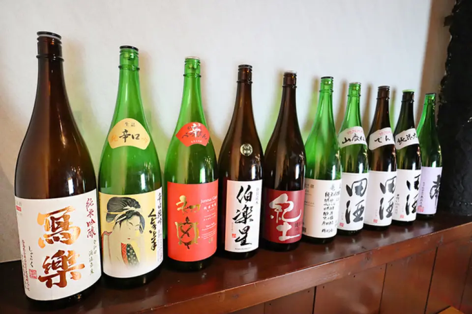 We have a wide selection of drinks, including beer, shochu, whiskey, cocktails, and sake. Our carefully selected sake pairs well with Japanese food, and we have a lineup that will satisfy even the most discerning sake lovers. We serve chilled glasses. We also have a wide selection of side dishes and food that go well with sake, so please enjoy them together!