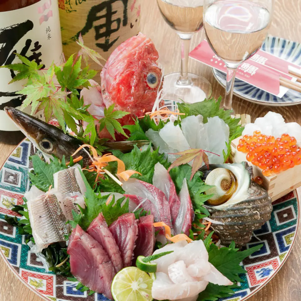 從天草、明石、高知等全國各地的產地直接進貨的熟魚，味道鮮美。關西地區能吃到熟魚的餐廳屈指可數…將新鮮的魚經過熟成，味道更加濃鬱！ ！味道濃鬱濃縮，味道濃鬱，比一般的鮮魚美味得多。我們還有由很難預約的餐廳廚師監製的陳年魚專用醬汁！請盡情享受吧♪