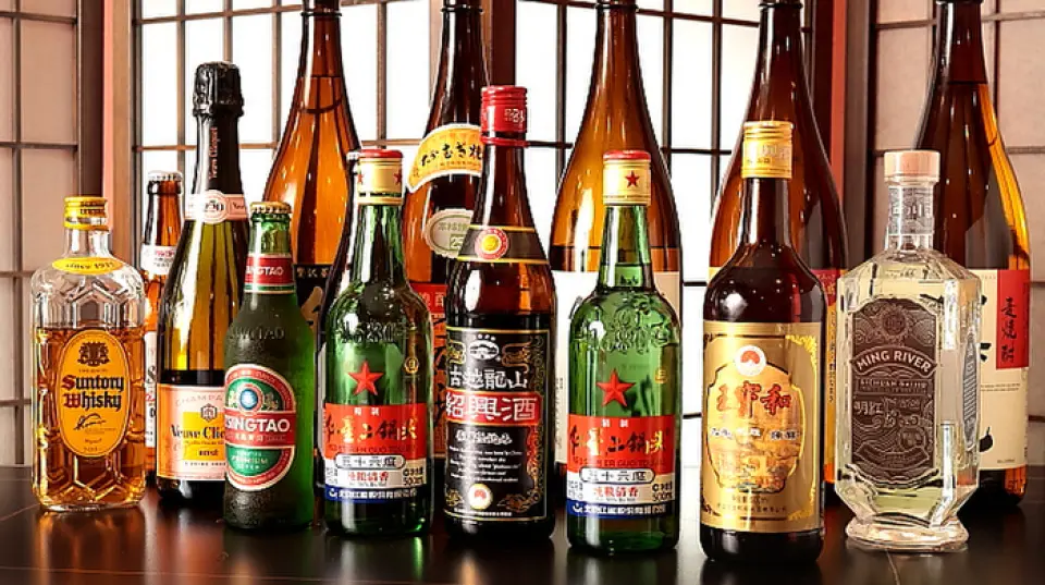 我们提供与正宗中国美食搭配的正宗酒精饮料，如青岛啤酒和白酒（中国烧酒）。当然，我们也有各种标准菜单项目，如楚海、高球威士忌和威士忌。此外，还有价格实惠的无限畅饮套餐！推荐用于聚会和各种聚会！当您想到清真食品时，很难想象酒精，但我们提供种类繁多的食品，可供广大人群享用。下班后请尽情享受。