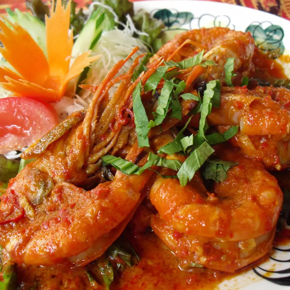 We offer courses starting from 4,000 yen that allow you to enjoy our most popular dishes, such as our most popular "Tot Mang Kung (fried shrimp paste)" and "Gai Yang (grilled chicken wing skewers)". The all-you-can-drink course is recommended for various banquets. For celebrations such as anniversaries, we recommend the slightly more luxurious "Tropical Luxury Course"! Please enjoy a fun time in a space filled with an Asian atmosphere.