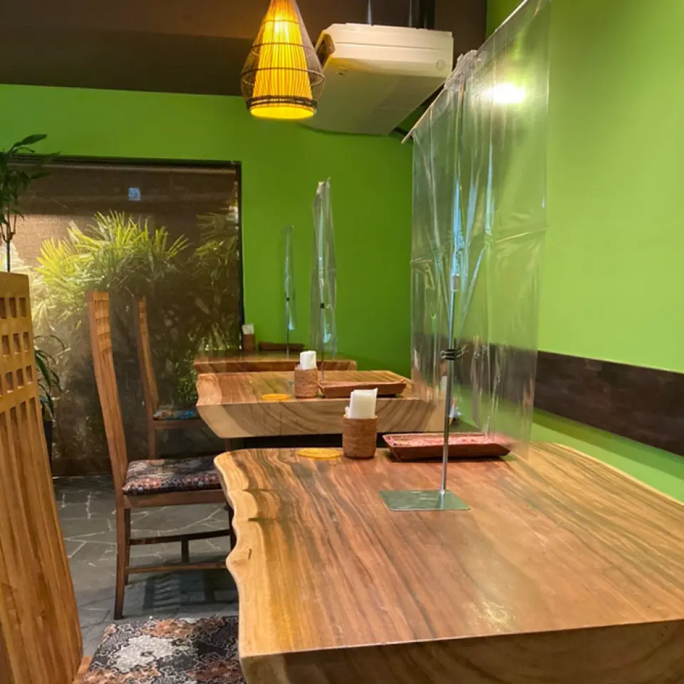 We have spaced the tables so that you can enjoy your meal with peace of mind. Feel free to come alone, or with friends, for a girls' night out, moms' night out, or drinking party! Enjoy authentic Thai and Balinese food in an exotic atmosphere ☆ You'll feel like you're in a tropical paradise! Easy access, less than 3 minutes walk from Hankyu Takatsukishi Station and about 5 minutes from JR Takatsukishi Station◎