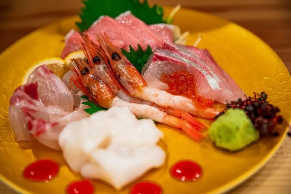 In addition to sushi, we also offer a wide range of dishes made with fresh fish and seasonal ingredients!