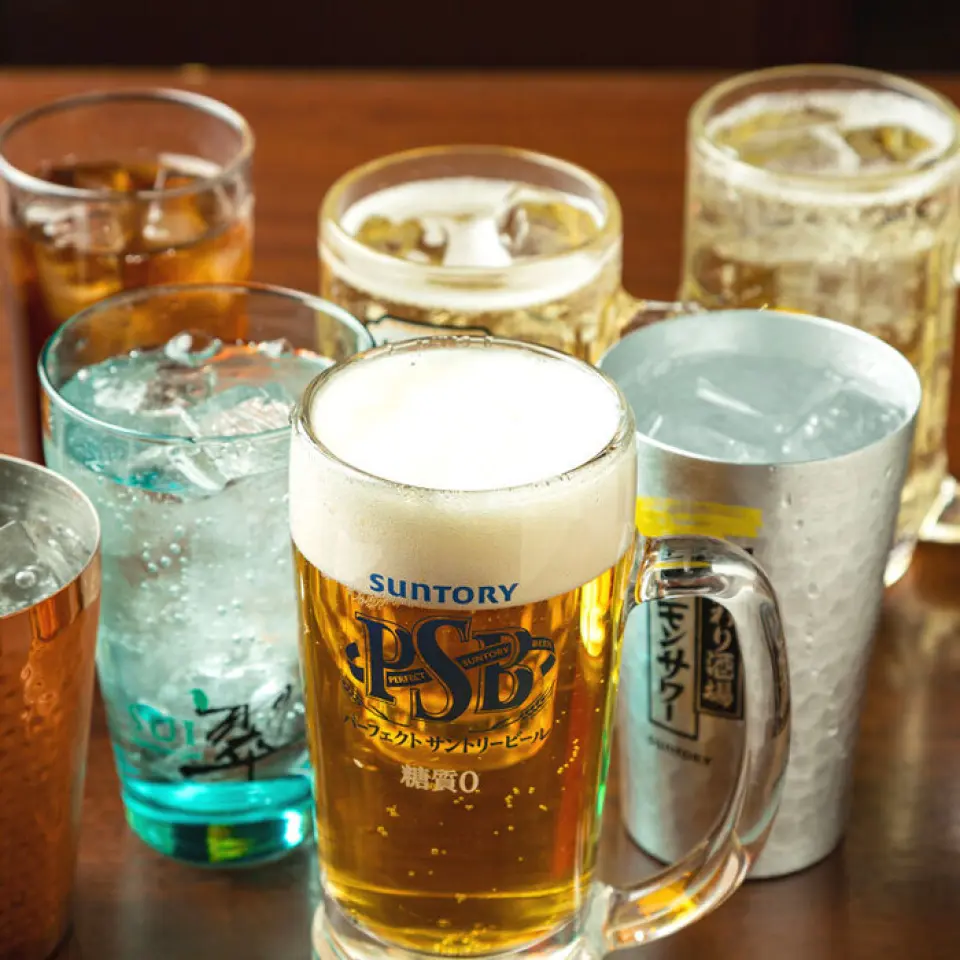 Weekday-only campaign♪ No matter how many designated drinks you drink, they're half price◎ Drinks such as "Perfect Suntory Beer," with its powerful 5.5% alcohol content and a bold aftertaste thanks to its zero sugar content, "Midori Gin Soda," with its refreshing aroma, "Kaku Highball," and "Kodawari Sakaba no Lemon Sour" are available from 190 yen! Soft drinks such as "Cola" and "Oolong Tea" are also half price. *We ask that each person order at least one meal.