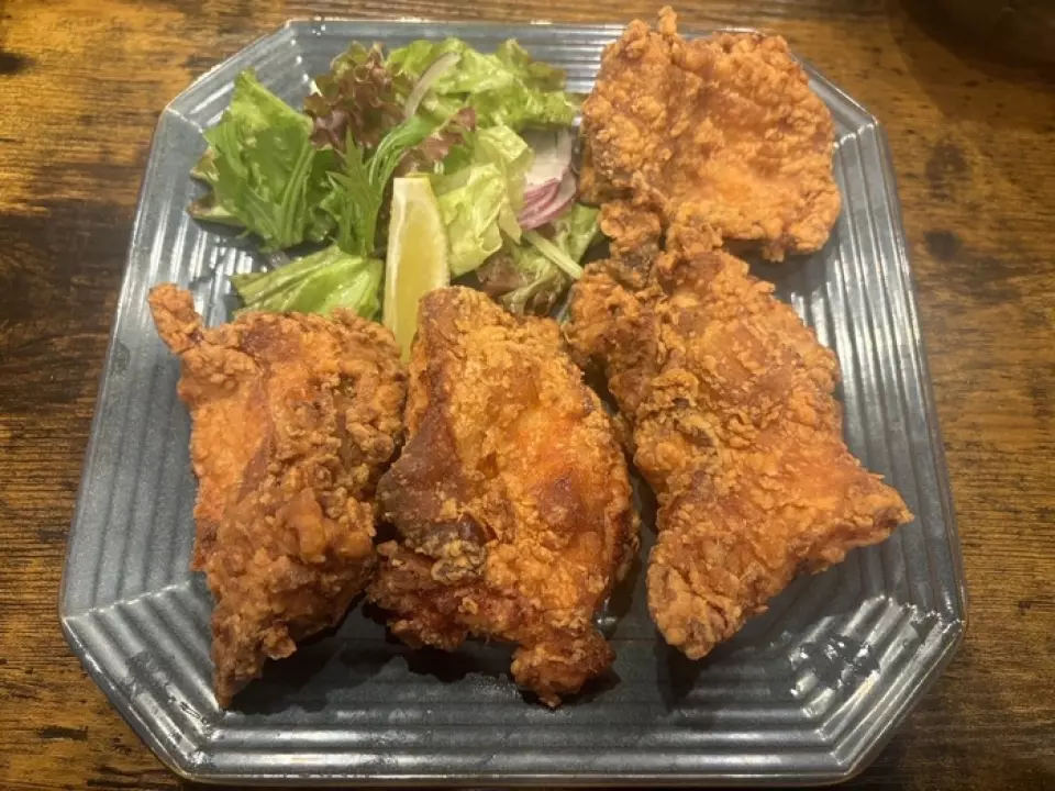 與店名「楚海」相呼應的料理種類豐富。多汁又大塊的炸雞非常精緻 ◎ 如果你來我們店，請至少嘗試一次 我們每天的菜單也有大約 5 種，所以你每次來總能找到新的美味 ◎ 了解更多詳情。請隨時聯繫店家◎