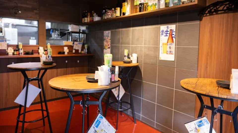 The restaurant has a relaxed atmosphere that evokes the atmosphere of Kyoto, and we also have standing seats available! You can come and enjoy a casual drink by yourself or a break during sightseeing. This is a restaurant where you can casually enjoy delicious dishes that have been made with a little extra effort, such as Kyoto vegetables, dashi dishes, and cute-looking "rice in a mug"♪ The atmosphere is also friendly for women, so we look forward to your visit for a girls' night out. We open at 3:00 p.m., so daytime drinking is also welcome.