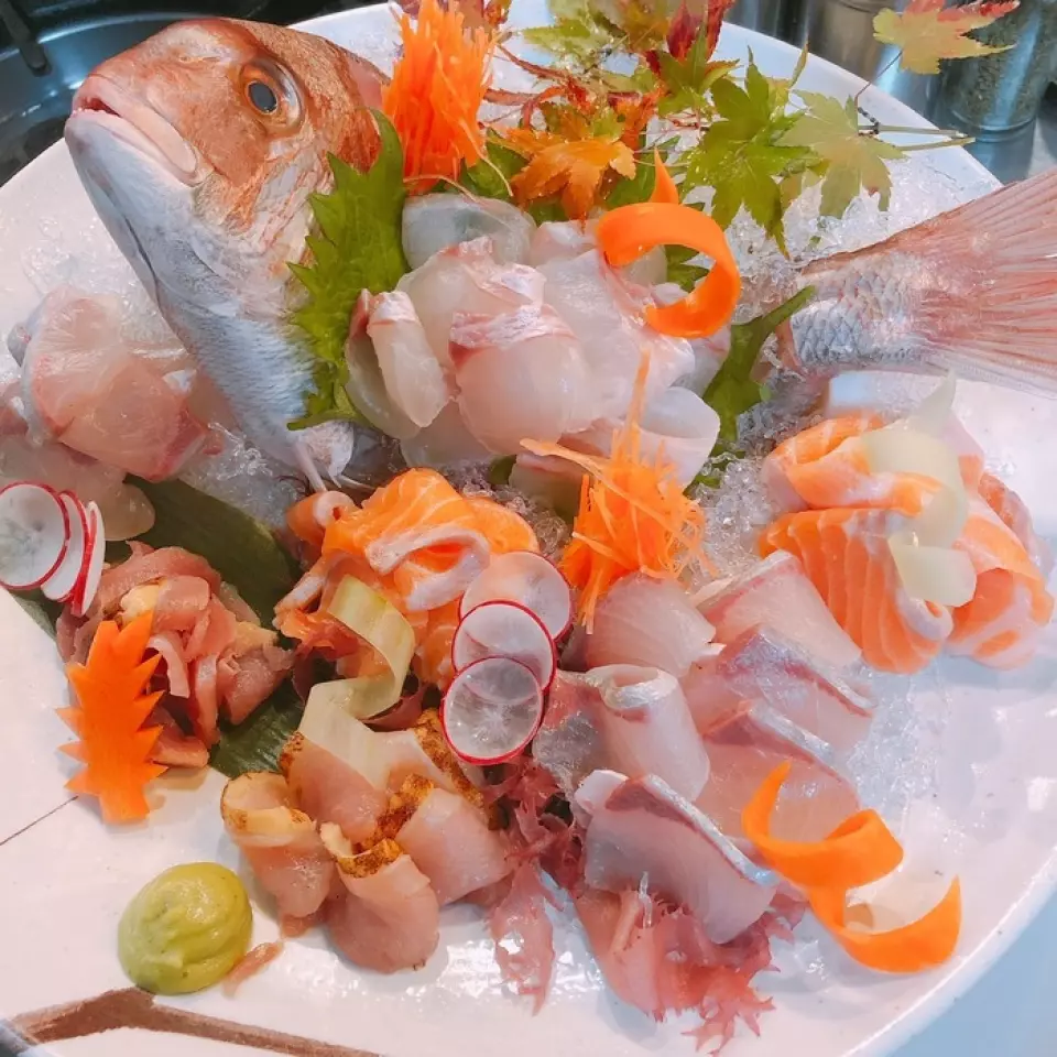 Our recommendation is our special yakitori, made with carefully selected ingredients and grilled over charcoal. We also have a wide variety of original menu items that are only available at our Imabukuro store. We have a full lineup of recommended dishes such as "seared white liver" and "local chicken sashimi," as well as final dishes and desserts. There is no time limit, so you can take your time enjoying your meal or party until you are satisfied. We also have a wide variety of a la carte dishes that are perfect for drinking, so please feel free to use them for your after-party!