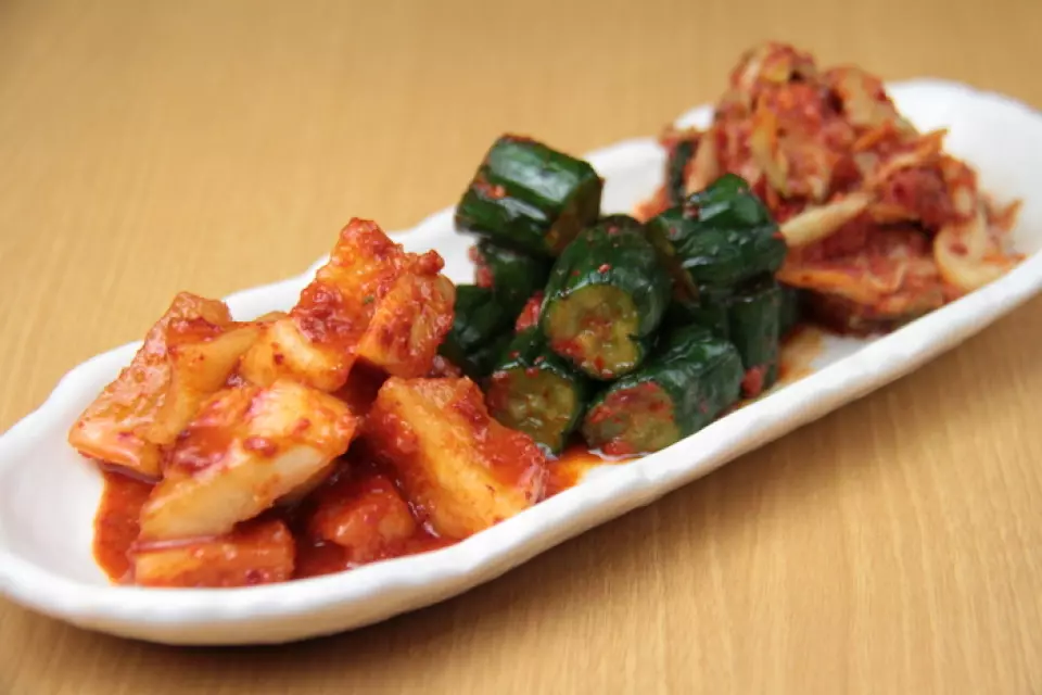 Kimchi cũng được làm thủ công tại cửa hàng! Hương vị thơm ngon mà chỉ có thể thưởng thức được vì nó được làm thủ công là điều bạn nhất định phải thử!