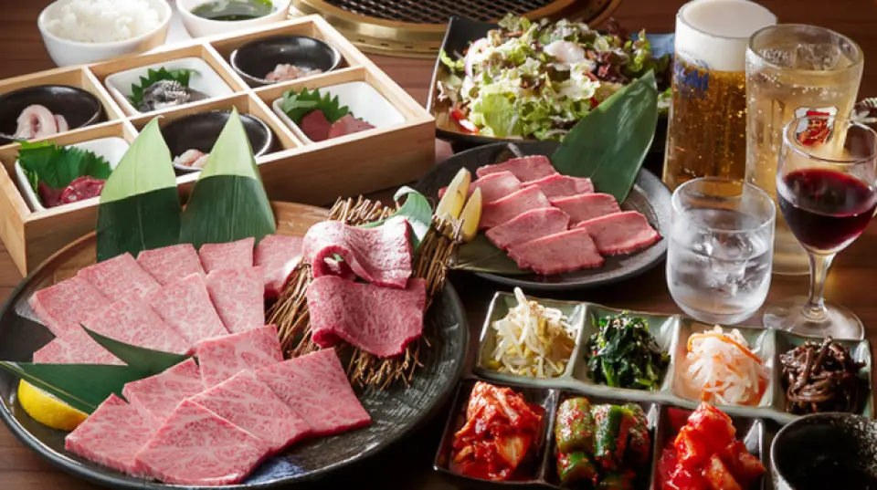 推薦「精品套餐5,170日圓」和「6,600日圓附無限暢飲」◎今天的推薦部分已包含在套餐中。我們從採購的肉品中嚴格挑選一坊、貝類等稀有部位提供。趁著新鮮的時候享用當天採摘的特別精選！由於肉是點完菜後切的，所以厚片或薄片都可以。如果您想加鹽食用，請與我們聯絡。我們按原樣提供。