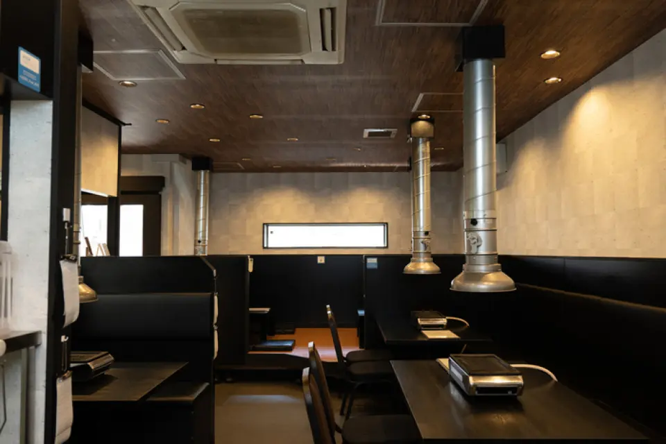 You can enjoy your meal in a spacious space!