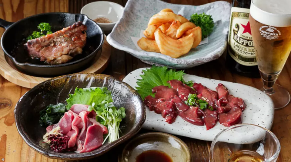 Although our restaurant is an izakaya that mainly serves spare ribs, you can also enjoy delicious fish dishes! The manager personally visits the restaurant to purchase the freshest fish of the day, and serves it as sashimi and other delicacies. We also have recommended dishes that change every day, so you can enjoy new flavors every time you visit. In addition, don't miss out on our unique creative dishes, such as "Shrimp Mayo," "Today Only... Fried Rice - with Homemade Char Siu," and "Specially Selected Grilled Yam" from the a la carte menu.