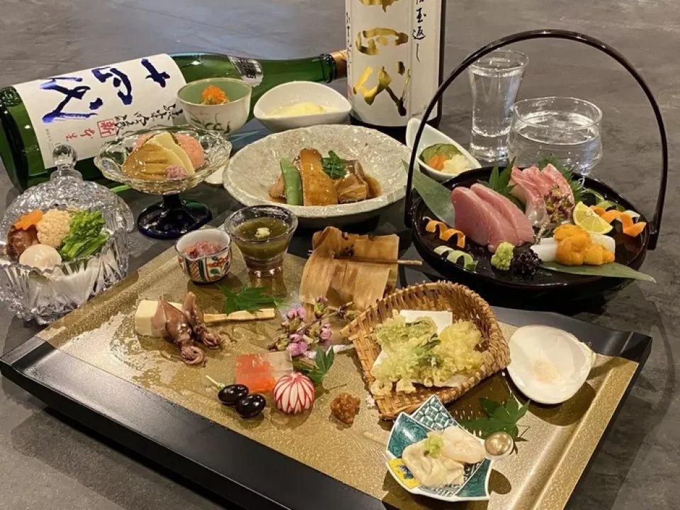 美味的時令食物！我們有信心提供新鮮的海鮮！從製作、燒烤、燉煮，一切都讓您滿意！