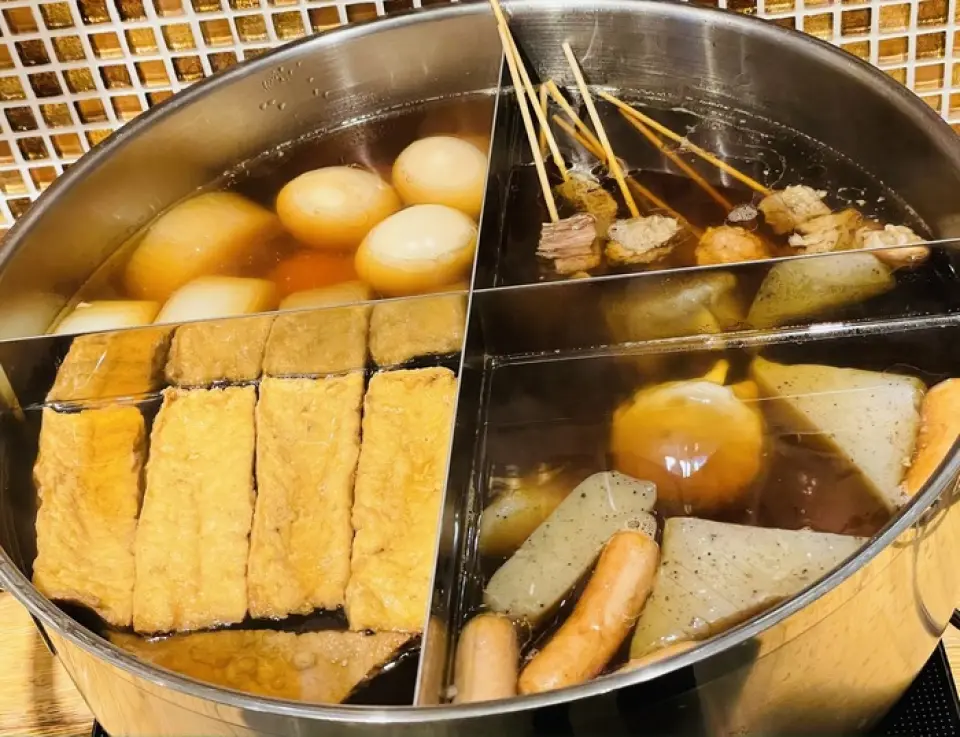 天冷了，来点关东煮怎么样？关东煮是用荞麦面汤煮的。味道浓郁，最适合搭配日本酒♫