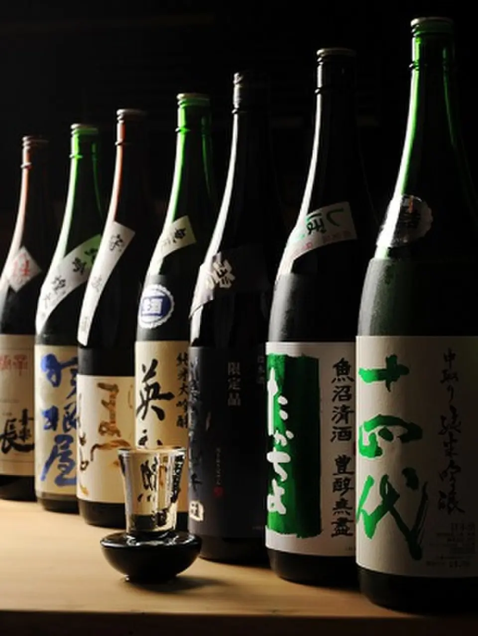 There are over 120 varieties of sake on offer, with a wide selection available. Why not try the "Three Sake Tasting Set" to find the perfect sake for you? Enjoy it with smoked dishes.