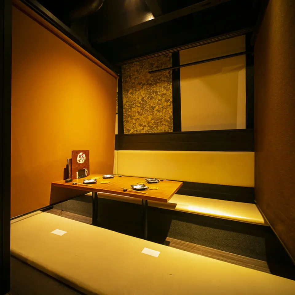 All customers are accommodated in private or semi-private rooms. As large-scale banquets are being discouraged, more and more customers are enjoying small drinking parties with close friends. In addition to taking measures against infectious diseases, many customers feel more comfortable in a private room where they can maintain distance from other customers. Please feel free to drop in for a quick drink after work★