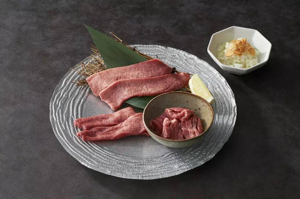 If you are a local, or if you are visiting Kyoto, please come to Yakiniku Toraj Kyoto!