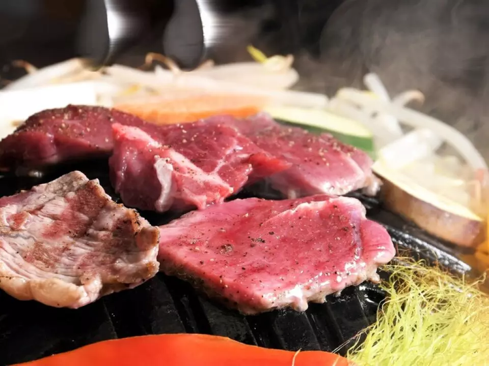 We use high-quality lamb meat and carefully maintain its freshness to provide satisfying, juicy lamb meat. It has little odor, so you can enjoy its unique flavor and umami even more. In addition, it tastes even better when enjoyed with fresh vegetables. Please enjoy the deliciousness of our carefully grilled Genghis Khan to your heart's content.