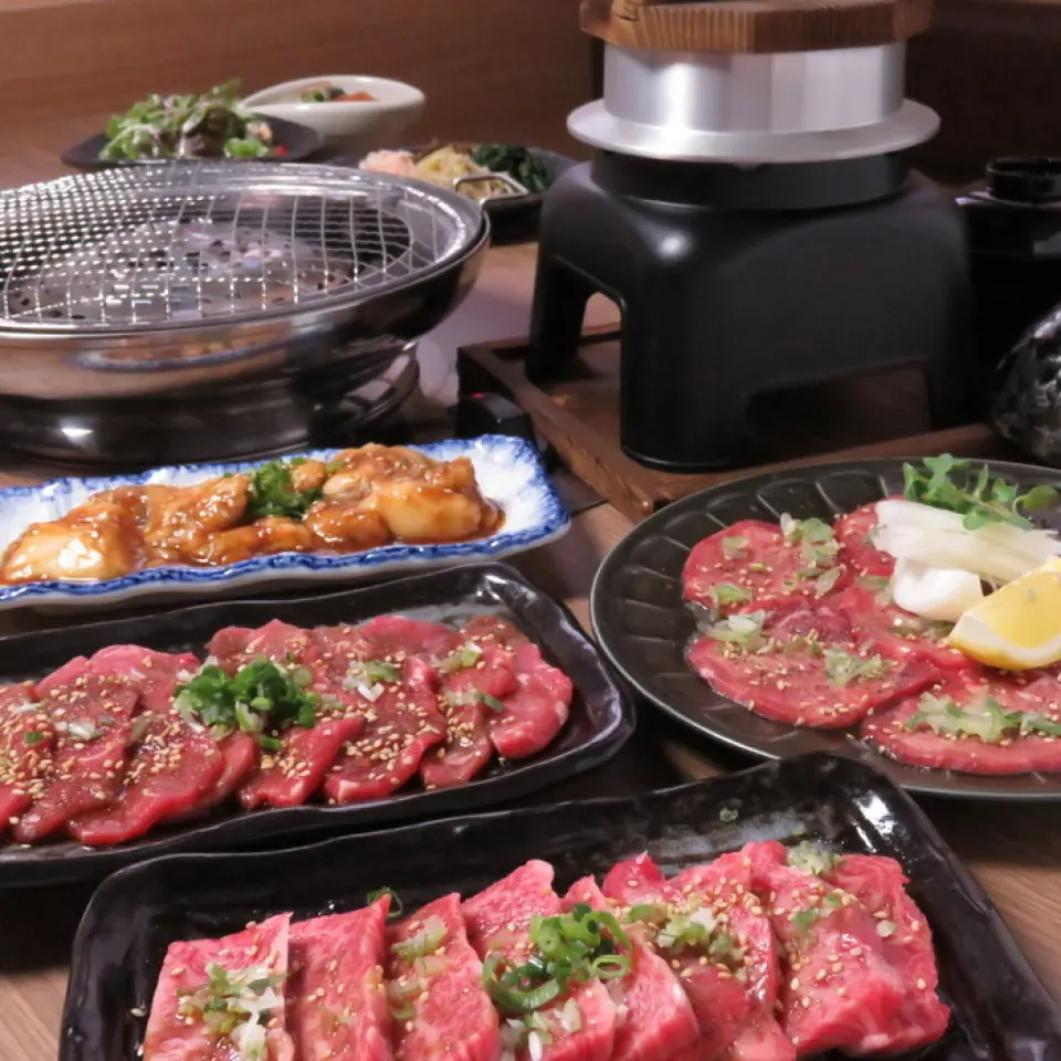 When in doubt, we recommend the course with excellent value for money! In addition to the "Ladies' Fun Set" that is perfect for a girls' night out, we also offer the "Standard Course (8 dishes)" that includes everything from popular cuts to the final dish of kamameshi, and the "Luxury Course (10 dishes)" where you can enjoy plenty of high-quality meat. The all-you-can-drink menu includes a wide variety of drinks, including draft beer. We also offer special menus and dessert plates for birthdays, so please feel free to ask us when making a reservation!
