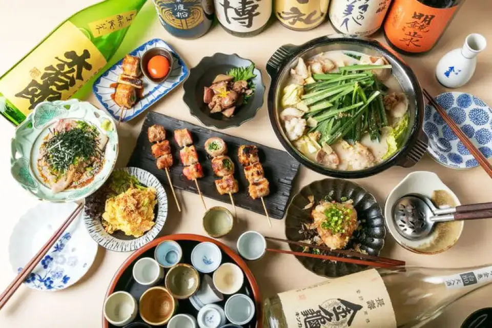 We recommend the course menu for first-time customers! You can choose between our special skewers and authentic Hakata motsunabe, depending on your preference! We also have a wide selection of other delicacies, including "Hakata sesame amberjack" marinated in sesame soy sauce and fresh horse sashimi! It also comes with a 120-minute all-you-can-drink plan, which includes draft beer, so you can enjoy it at your leisure with your drink! We also have a 90-minute all-you-can-drink plan, so please choose according to your preference!
