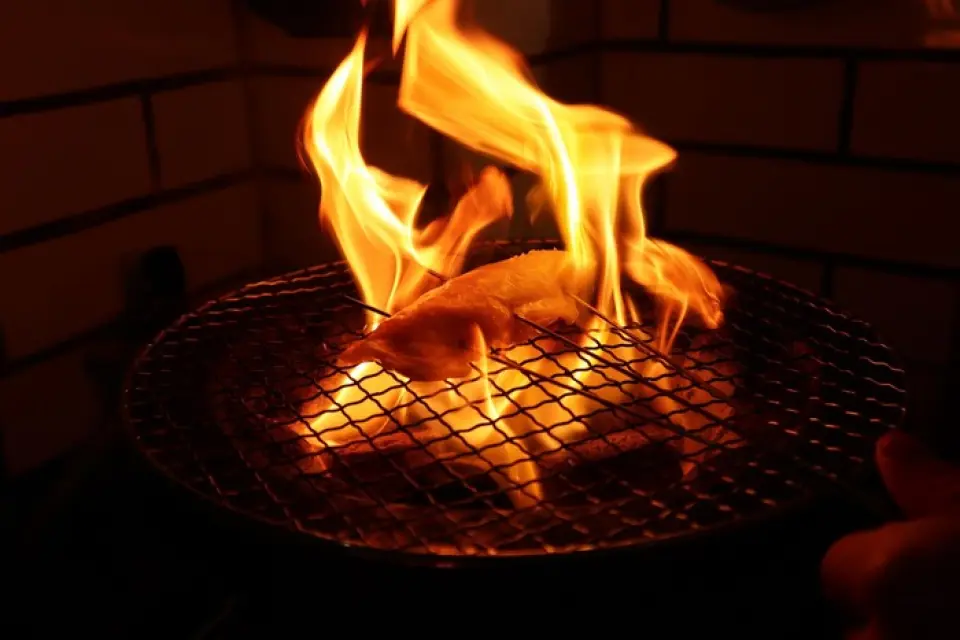 Takasaka chicken from Tanba Sasayama is known as the only germ-free chicken in Japan. It is raised on a unique blend of additive-free feed, and is known for only selling it to chefs that the producers trust. At Shirokyu, you can enjoy this Takasaka chicken in the form of yukhoe or tataki. Please enjoy the exquisite cooking and the quality of the chicken meat to your heart's content.