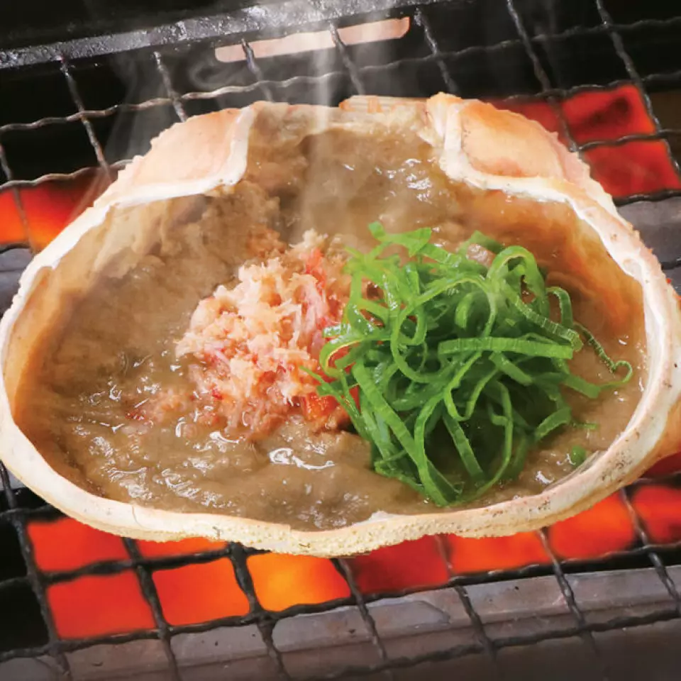 Fresh fish and shellfish are grilled right in front of you, and our recommended menu item is one that allows you to simply enjoy our proud seafood! The fragrant aroma of the sea will whet your appetite◎ Enjoy the freshly grilled, piping hot fish with our special Hama sauce♪ We also recommend the "Grand Sashimi Platter with Six Kinds of Sashimi," which is piled high with fresh seafood! Please enjoy to your heart's content with your favorite drink◎