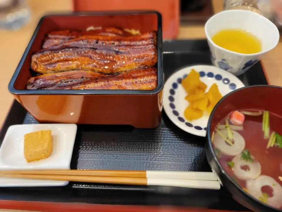 Every Wednesday, female customers can enjoy a 200 yen discount!