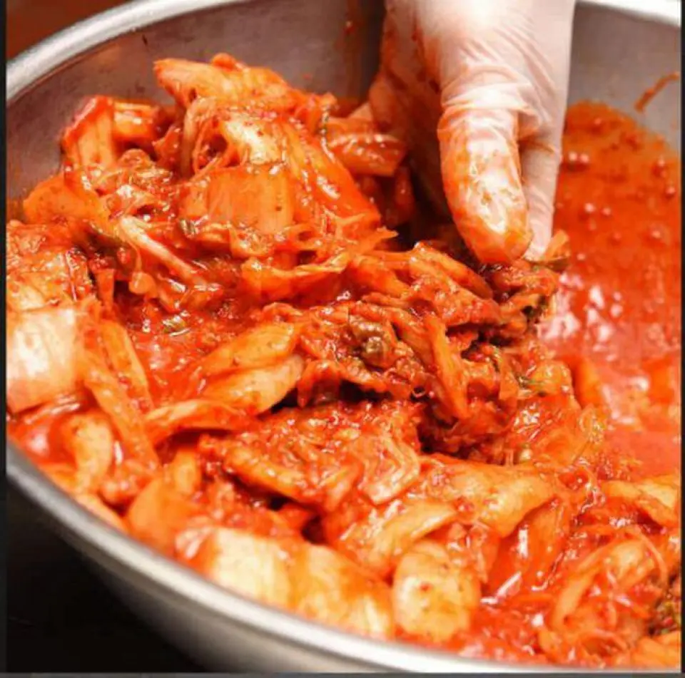 本店不只對肉類也很講究，配菜也很講究！店裡每天準備的「手工泡菜」是不僅追求辣味，還追求「鮮味」和「濃鬱」的招牌菜。人氣菜單之一的「自製烤牛肉」也是每日使用國產大腿肉製作的。搭配本店原創的柚子醬和日式醬料，盡情享受濕潤嫩滑的烤牛肉。