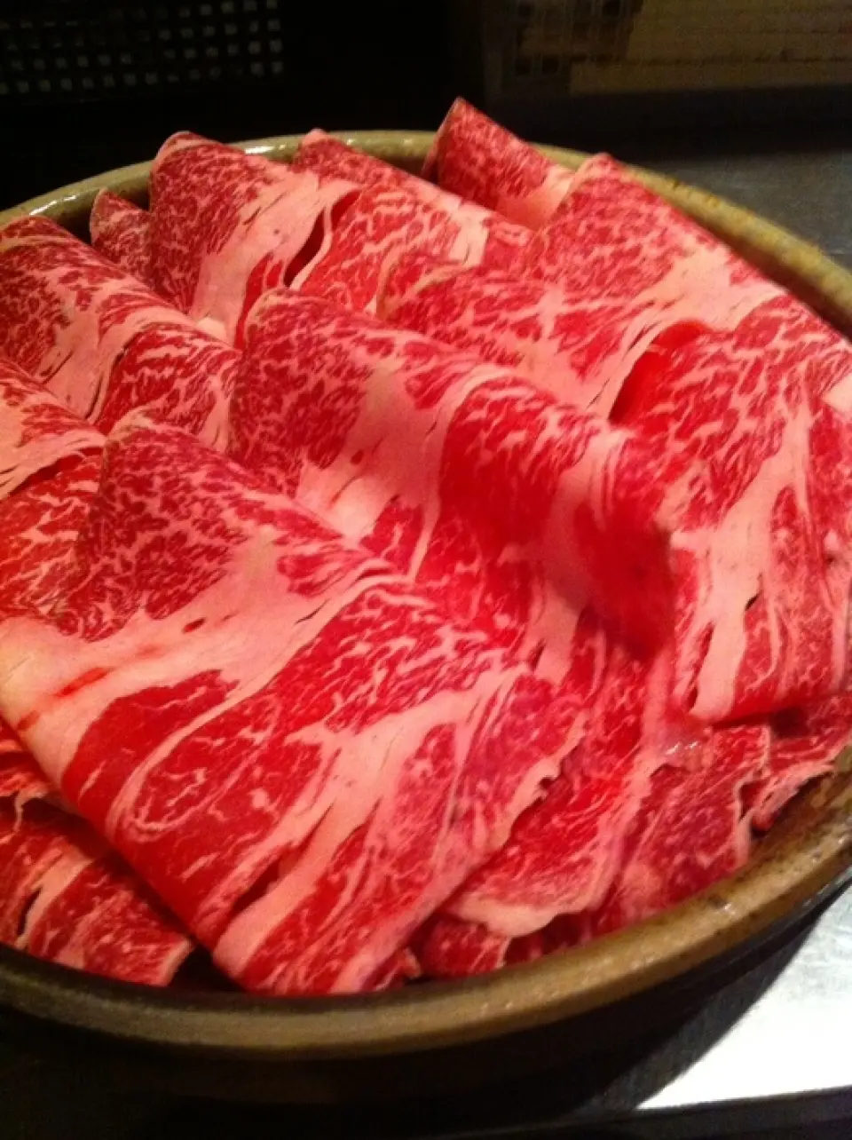 We are particular about purchasing high-quality meat, and strive to serve you meat that is as fresh as possible. You can enjoy the taste that melts in your mouth. The meat has just the right amount of fat, so you will never get tired of it, no matter how many times you eat it. Please give it a try.