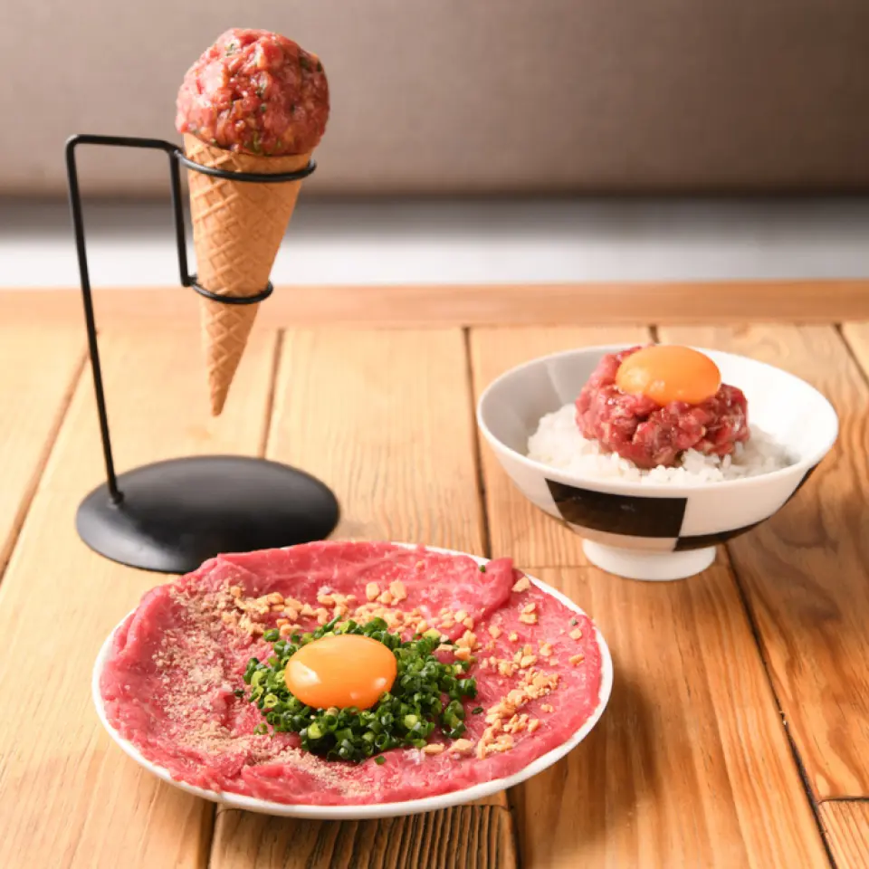 Our specialty is "Wagyu raw yukke" - a Japanese beef dish that has been specially prepared to give it a satisfying texture similar to yukke! We use Nagoya Cochin egg yolks, so the rich egg yolk and the flavor of the Japanese beef are irresistible! We also have other dishes such as the corn yukke that is all the rage on Instagram, and yukke rice served with freshly cooked rice cooked in a clay pot. We have both a la carte and course menus available, so please come and try them out♪