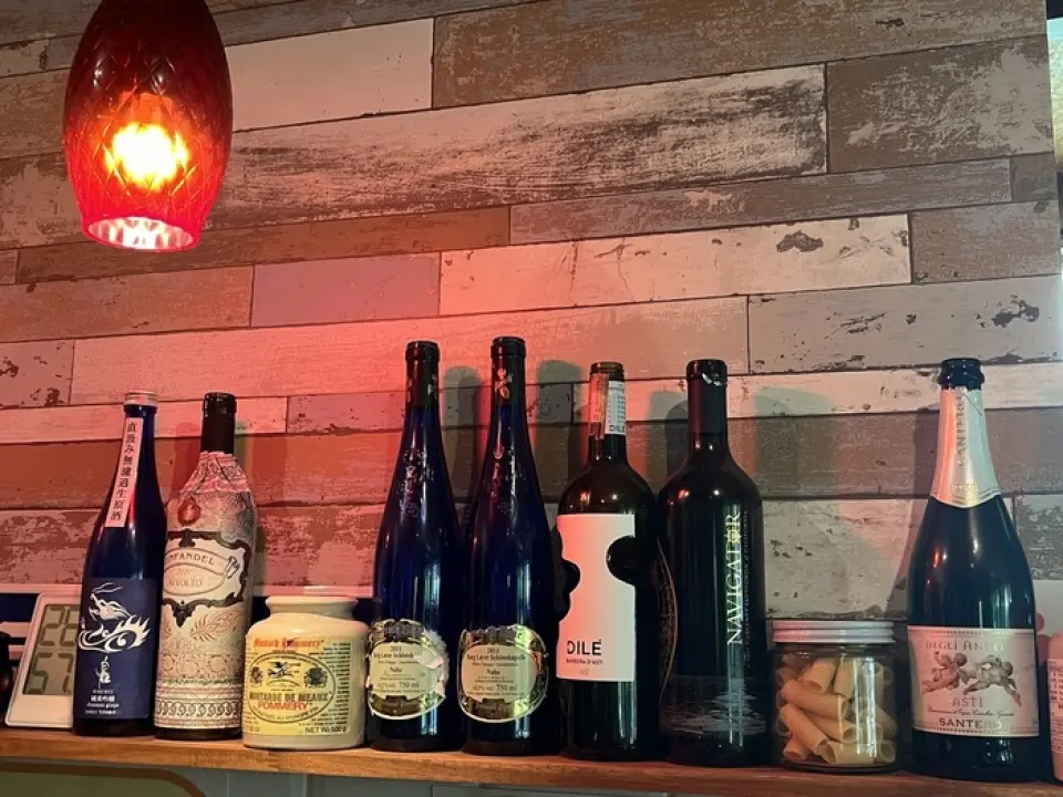 The wine cellar is lined with a variety of reasonably priced but valuable brands. With the desire to "enjoy delicious wine casually," we are particular about setting prices so that you can easily order just a glass. Wines come from a variety of countries, including Italy, Spain, Argentina, and France. We also recommend organic wines and wines that come with ice, making them easy to drink. We also offer pairing suggestions, so please feel free to consult us if you are unsure of your choice!
