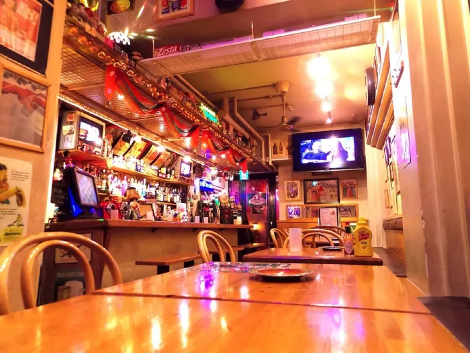 非常适合举办年终聚会和欢送会！课程也很充实！无限畅饮计划！生日套餐，包含生日及纪念日特别蛋糕！ 4,000日元，含120分钟无限畅饮☆用歌曲、音乐和点亮惊喜来庆祝♪☆最适合私人聚会☆