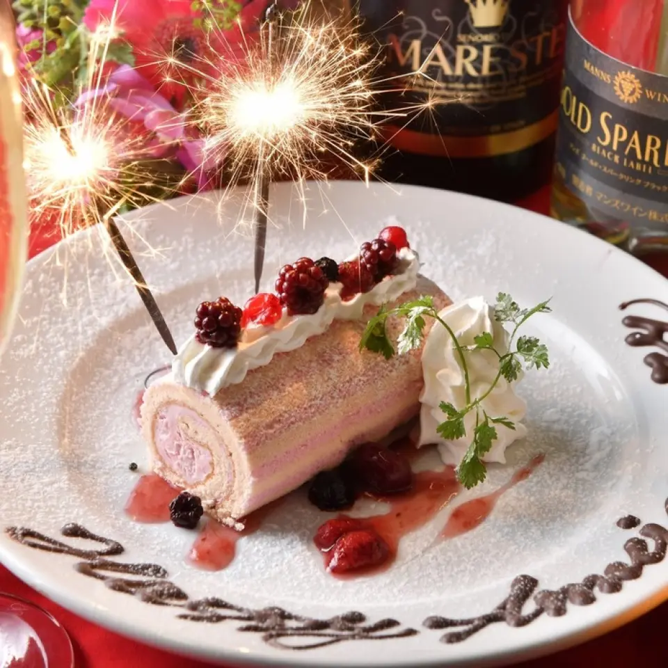 ★Available on the day★ Includes gorgeous fireworks! A "special dessert plate" made by our in-house pastry chef♪ Perfect for birthdays, anniversaries, weddings, etc.☆ We'll help you surprise your guests! We'll write a name and message for you, so please let us know when you make your reservation! ⇒Free with course reservations! For more information, please see the coupon page.