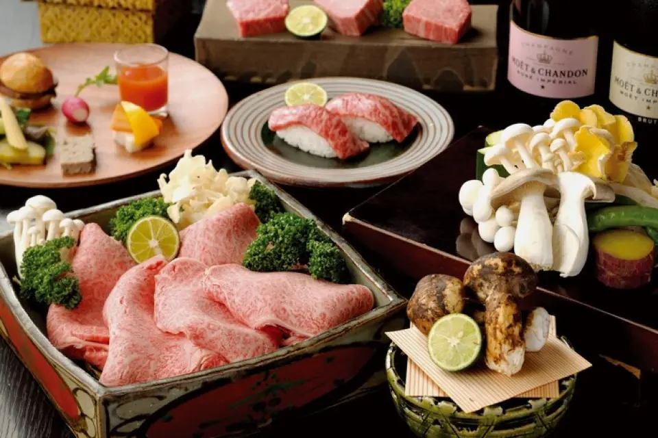 Setsugekka's proud course menu changes every month and is very filling!! The premium Hida beef yakiniku course is popular♪ For parties of 4 or more, we also offer a 120-minute all-you-can-drink option♪ Please call us!
