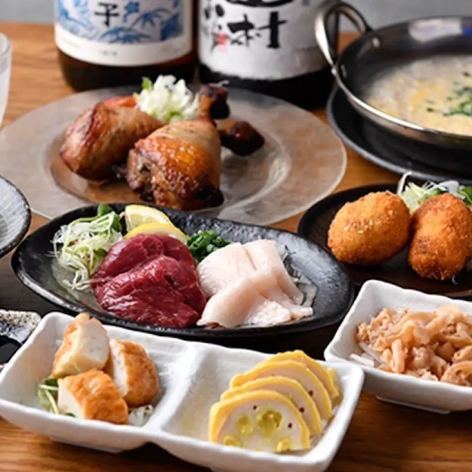 Đặc sản của Amane! Thực đơn chính là ẩm thực Kyushu được chế biến từ những nguyên liệu được lựa chọn cẩn thận, chẳng hạn như sashimi ngựa được vận chuyển trực tiếp từ Kumamoto và cá tươi được vận chuyển trực tiếp từ cảng cá. Thương hiệu Saga ``Mitsusedori'' dai và đầy hương vị, có thể thưởng thức cùng các món ăn nguyên bản như gà chiên giòn và nướng thảo mộc. "Món Amane mùa hè" được khuyến khích vì nó có nhiều món ăn giải khát hoàn hảo cho thời điểm này trong năm ♪ Nó dành cho 4 người trở lên và chúng tôi cũng hoan nghênh các đồ uống bổ sung không giới hạn và các bữa tiệc lớn gồm lên tới 30 người!