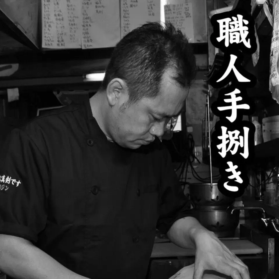 We focus on meat, bringing out the characteristics and flavor of each part through cutting, and offer it to our customers as a product. A traditional yakiniku restaurant opened by a single owner in Ogaki Kumano Town. Every dish served in the retro interior is full of emotion.