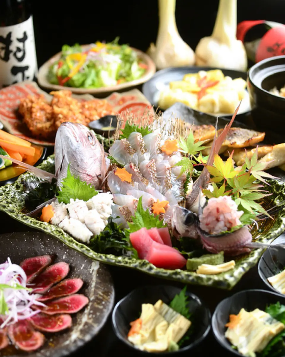 We offer 11-dish courses with all-you-can-drink starting at 4,400 yen! We are confident in the taste and volume! Please come and make new friends at our restaurant!