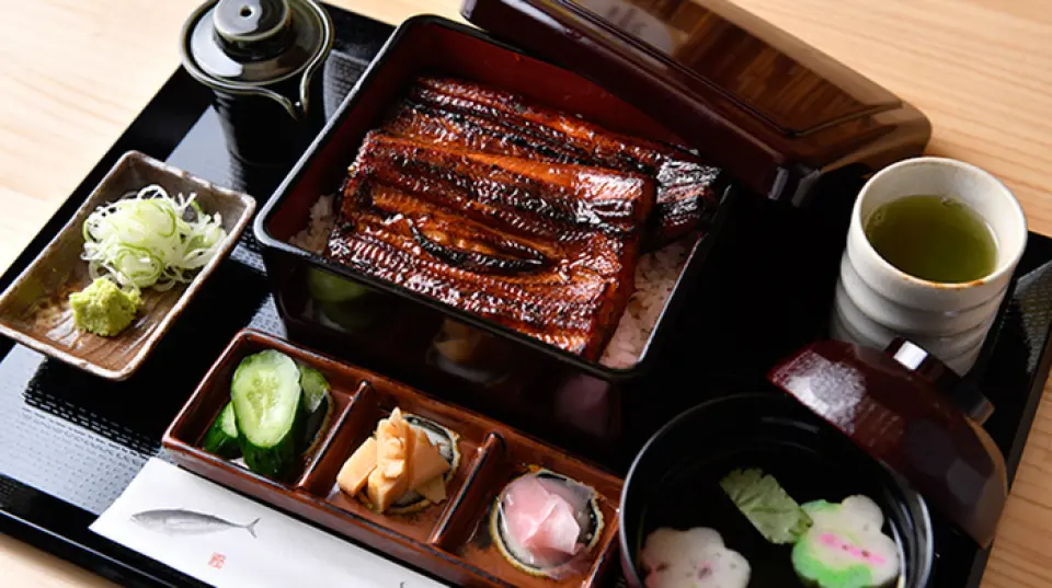 We aim to provide our eels at reasonable prices so that as many people as possible can enjoy them. We also aim to make eel more familiar to our customers. We offer three types of pickles, wasabi and green onions, and clear soup as side dishes, so you can enjoy a refreshing meal. If you want to fill your stomach with delicious unaju, please come to our restaurant.