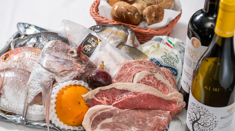 We serve dishes that make use of fresh, locally-produced ingredients. You can enjoy vegetables picked that morning from local contracted farmers, carefully selected seafood, and more. We also serve game meat, including roasted venison, from Chiba Prefecture. Please enjoy a dish that is as locally-produced as possible.