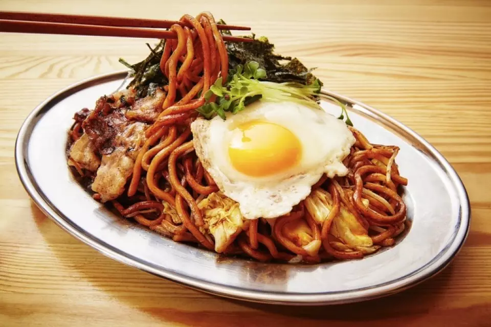 Our proud yakisoba is made with Asakusa Kaikaro's special thick noodles and an original sauce jointly developed with Union Sauce, a long-established sauce company in Nikko! You can also order your own original yakisoba ◎ You can also enjoy different flavors with the free toppings ♪