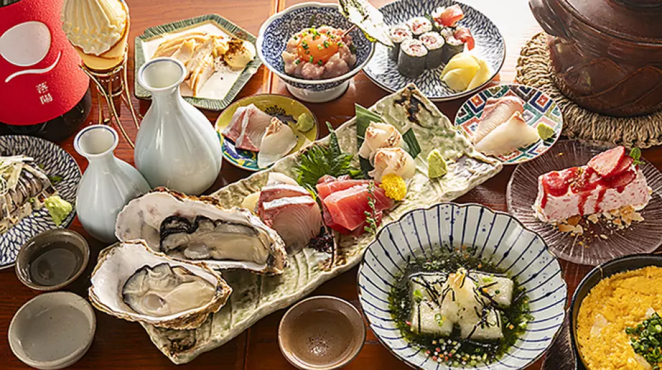 ร้านอาหารของเราซึ่งรักบ้านเกิดของเราอย่างโทโคโรซาว่า มุ่งมั่นที่จะผลิตในท้องถิ่นเพื่อการบริโภคในท้องถิ่น และใช้เนื้อวัวโทโคโรซาว่า ผักท้องถิ่นโทโคโรซาว่า และไข่แห่งความสุขของโทโคโรซาว่า นอกจากนี้ เราไม่เพียงแค่ให้ความสำคัญกับส่วนผสมเท่านั้น แต่ยังรวมถึงเครื่องปรุงรสและเบียร์ด้วย เช่น ซีอิ๊วโทโคโรซาวะ ฟูไก และเบียร์ท้องถิ่นโนโระ โกลเด้น เมื่อคุณหยุดพัก ลอง "มัทฉะของอาไรเอน" ○เราจัดส่งผลิตภัณฑ์ที่มีรากฐานมาจากภูมิภาคและใช้วัตถุดิบในท้องถิ่นมากมาย โปรดใช้เวลาที่มีคุณค่าทางจิตวิญญาณในขณะที่เพลิดเพลินกับพรของโทโคโรซาวะด้วยประสาทสัมผัสทั้งห้า