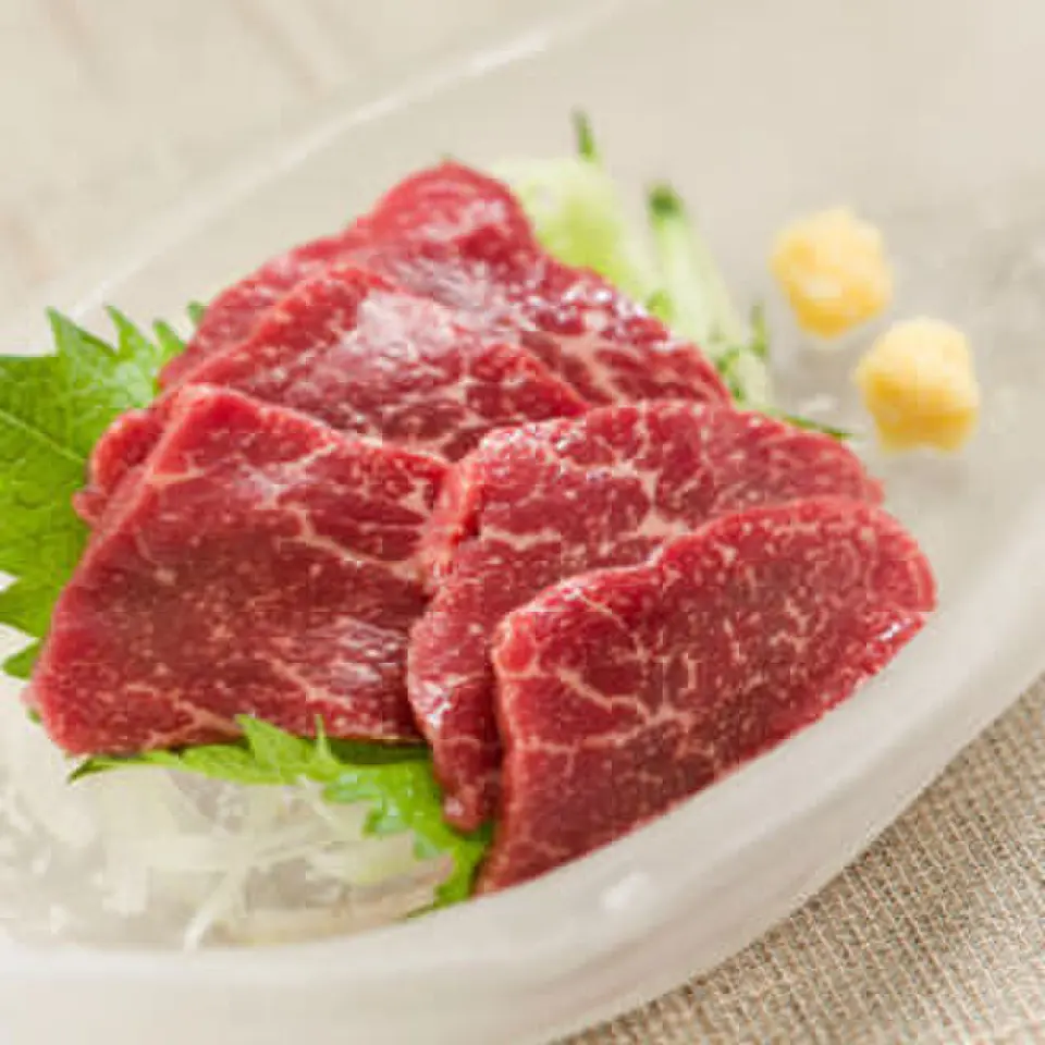Thịt anh đào có lượng calo thấp, giàu protein và giàu khoáng chất. Món phổ biến nhất trong thực đơn tại Kyushu Tamashii, đặc biệt về nguyên liệu, độ tươi và hương vị đích thực, là [sashimi ngựa được chọn lọc đặc biệt]! Rất hợp với rượu ◎ Nhiều khách hàng không thể ngừng ăn đũa và liên tục yêu cầu gọi thêm lần thứ hai ☆ Tận hưởng cảm giác mềm mại tan chảy trên đầu lưỡi. ■Cá tươi Kyushu ngon cũng được khuyên dùng◎…Người quản lý giới thiệu món cá thu nướng từ Kyushu!!■Đặc sản! Đừng bỏ lỡ Hakata motsu nabe!