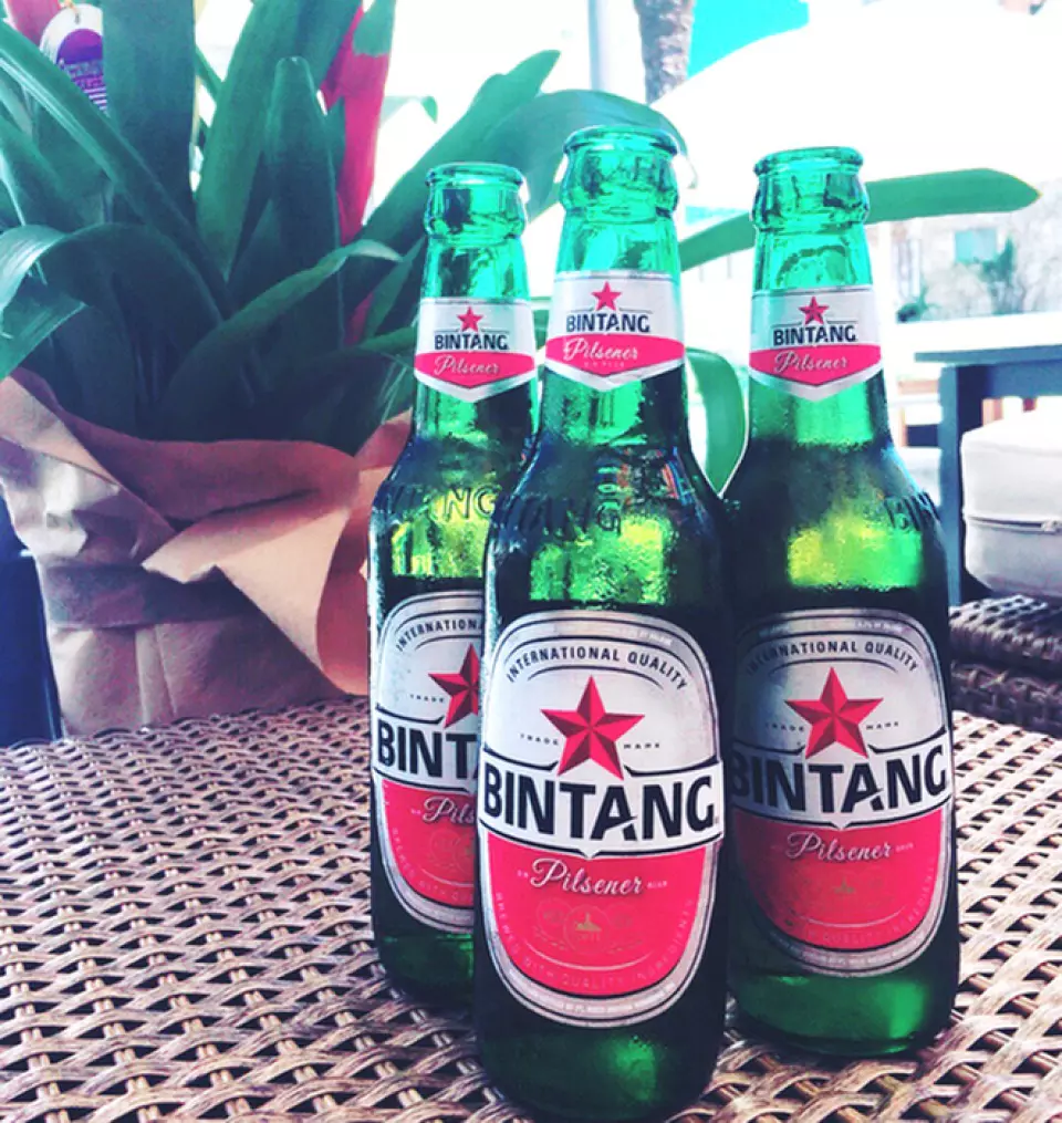 Drinking beer on the terrace is a special experience. We have a wide selection of popular imported beers, including Bintang beer, famous in the tropical resort of Bali, Budweiser Blue Moon, and the cutely packaged Mucho Aloha. Our sommeliers have carefully selected only the wines they think are truly delicious. We have a selection of wines that are mainly from Italy and France, and are perfectly matched with the food. We also offer wines by the glass, so you're welcome to have a quick drink during the day!