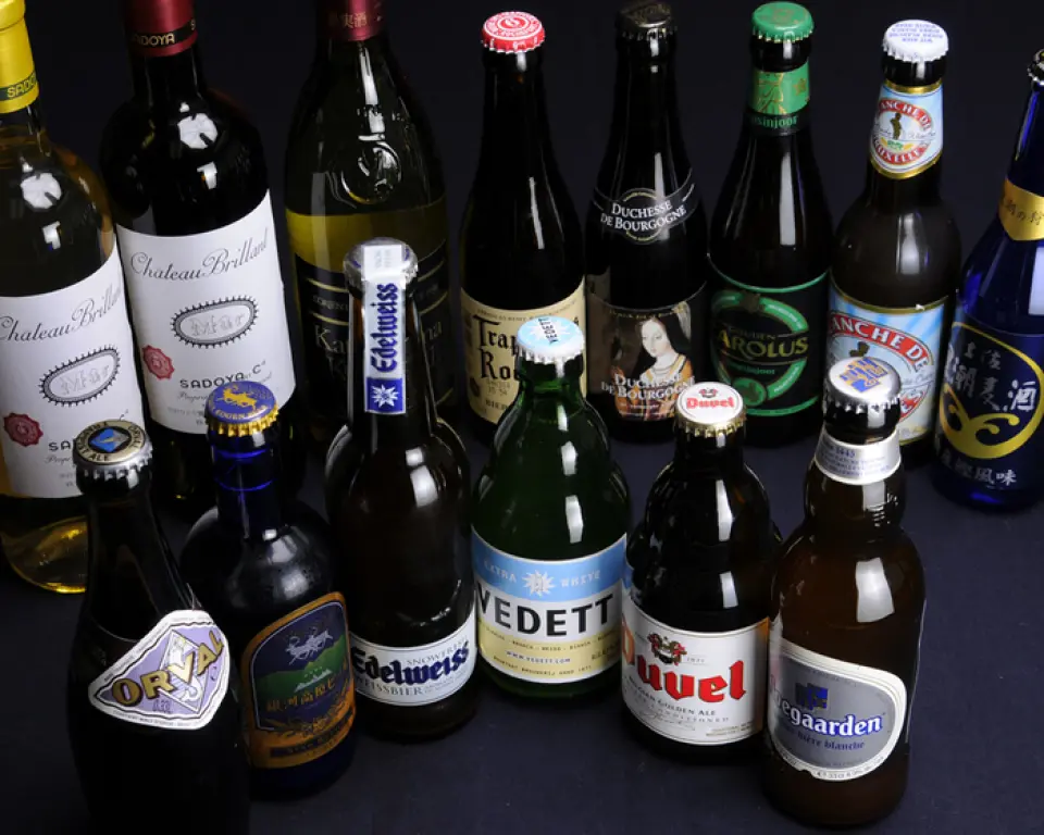 There are three types of draft beer: Super Dry, Heartland, and Shirahonoka. There are six major brands of beer and 30 local beers. There are also more than 20 types of shochu, more than 10 types of sake, domestic wine, whiskey, etc. We also stock many limited items that are not listed on the menu. You can compare the drinks or choose your favorite drink according to your mood.
