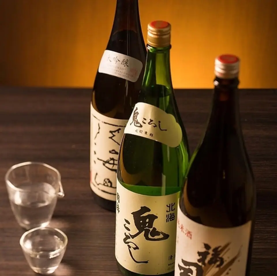 美味的食物與美味的酒相得益彰。我們有多種酒精飲料，請選擇您最喜歡的一種。