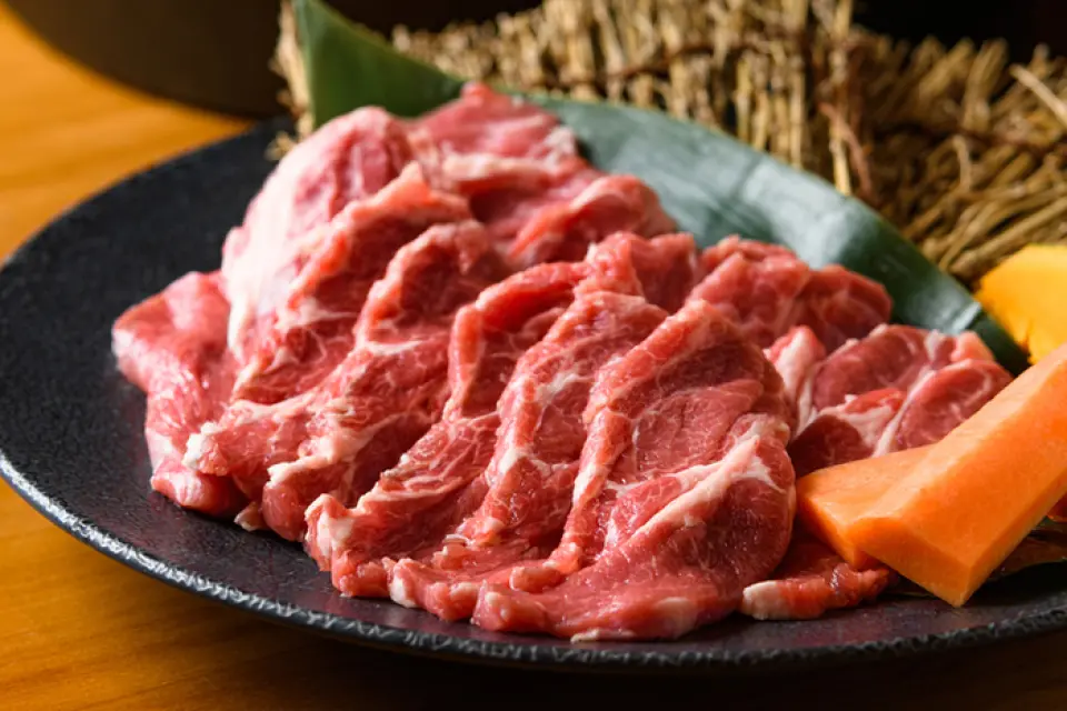Our lamb meat is completely odorless! The lamb fat gently coats your tongue, giving it a gentle texture! We are particular about the texture of the meat when you bite into it, so please enjoy it!
