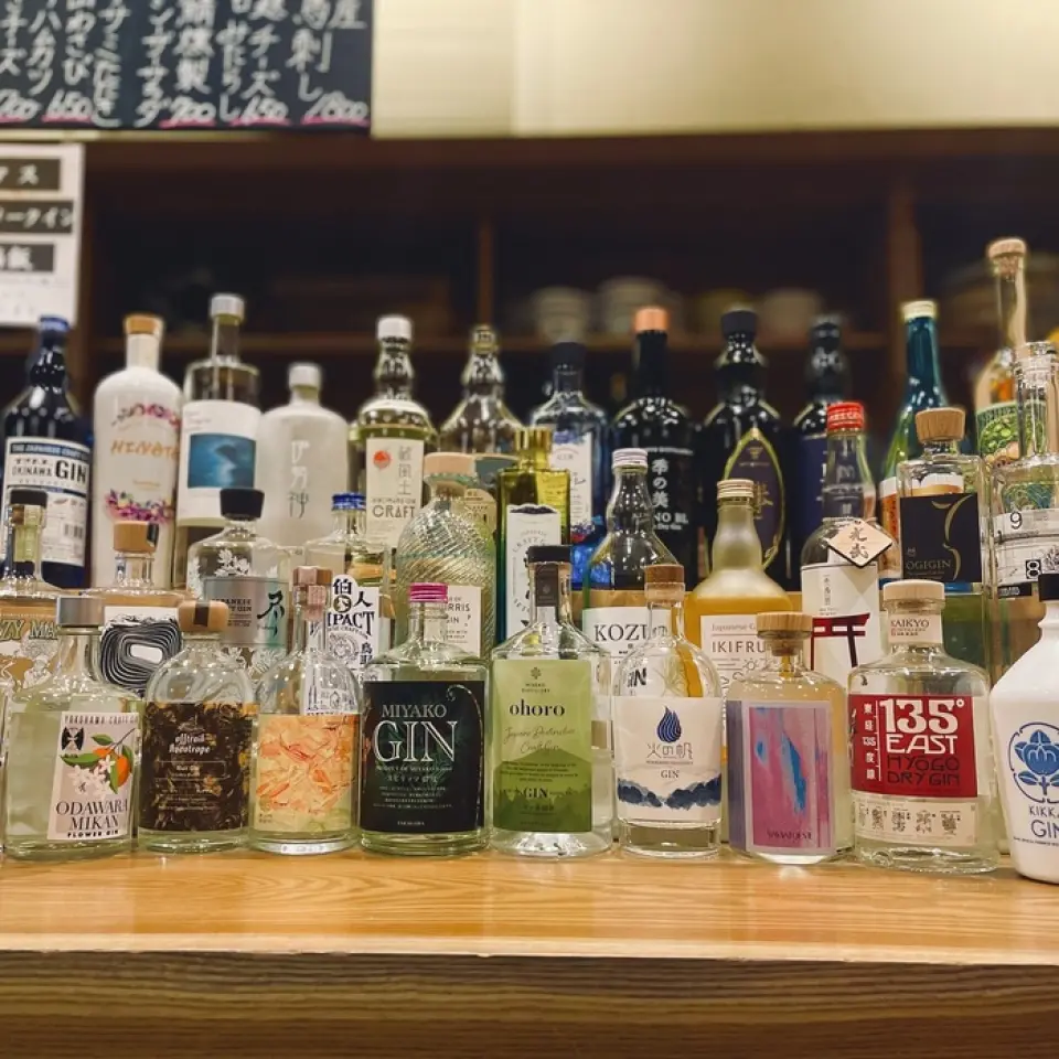 嚴選來自全國各地的與日本料理相配的精釀金酒！用餐時請享用由海帶、柚子、山椒、柑橘、瀨戶內檸檬等與日本料理相配的食材製成的精釀杜松子酒！我們還有限量版精釀杜松子酒，所以用完後我們會立即更換。