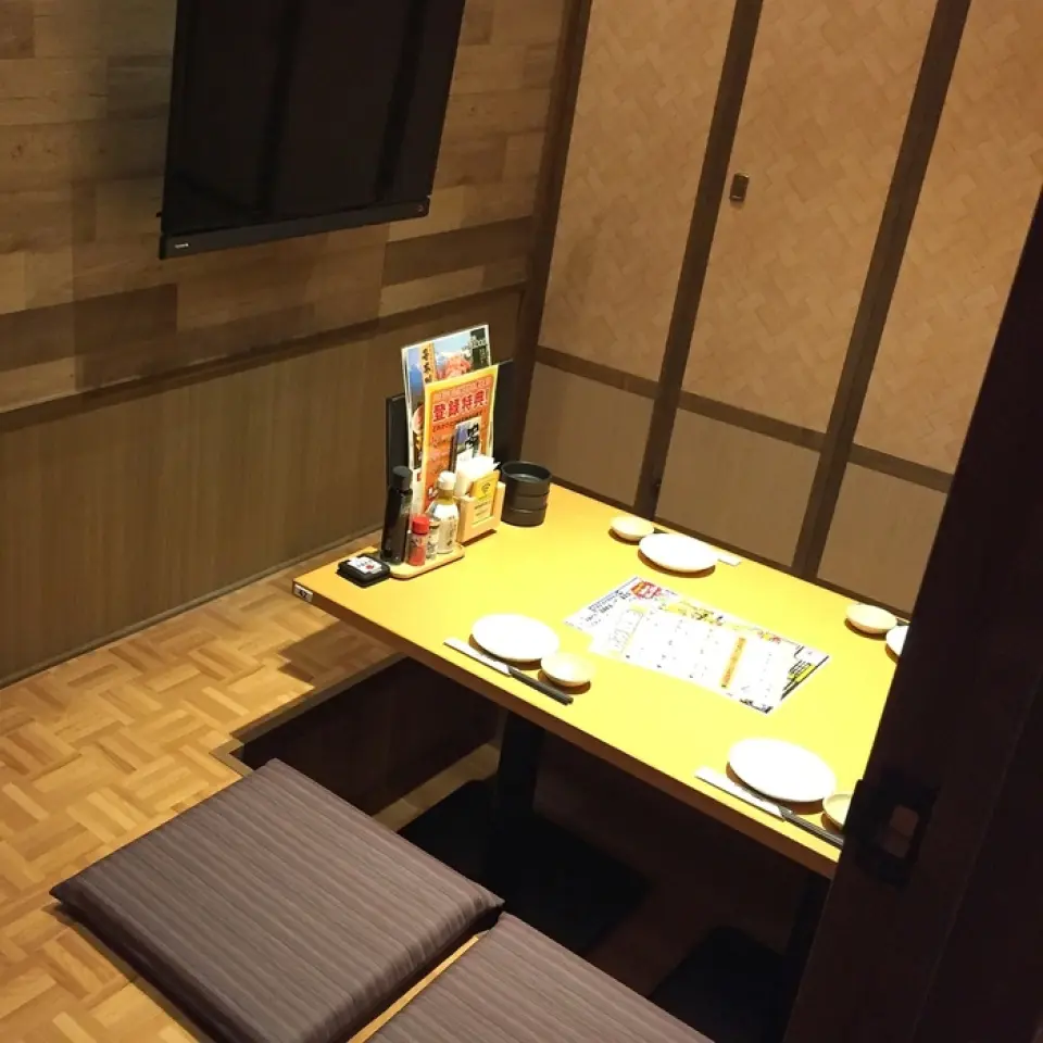[4 to 60 people OK!] Recommended for dates at JR Kotoni Station or casual drinking parties after work. The private rooms where you can spend a relaxing time are not only perfect for after work, but also for family meals, drinking parties with friends, and the large private rooms are perfect for club launch parties and department drinking parties! You can use it for a variety of occasions. Please enjoy our proud fish dishes, exquisite dishes, and abundant alcohol to your heart's content!